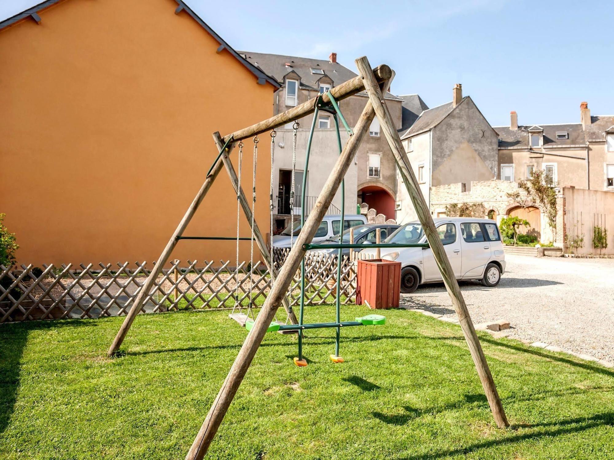Hotel Logis Le Bretagne Sillé-le-Guillaume Zewnętrze zdjęcie