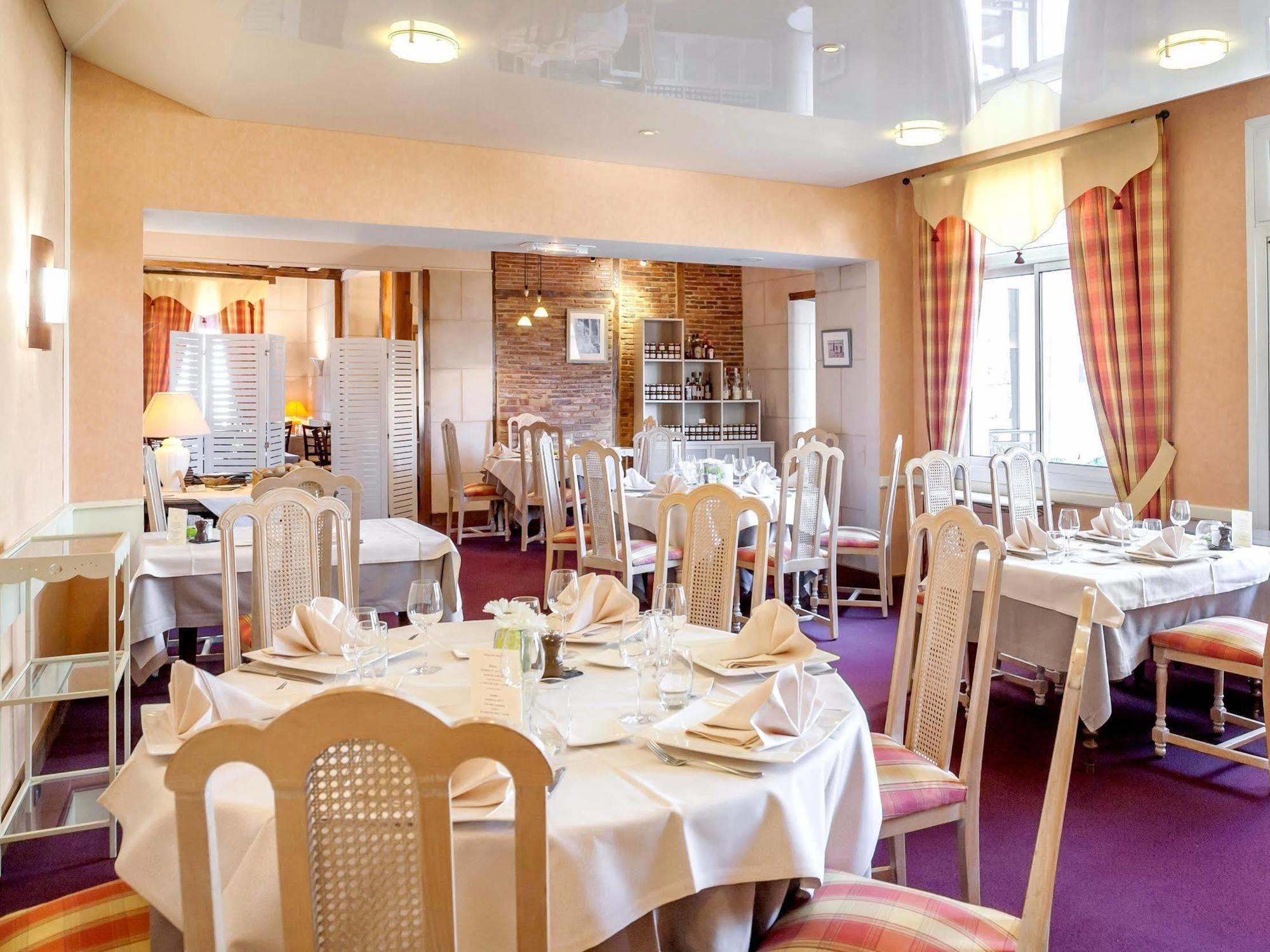 Hotel Logis Le Bretagne Sillé-le-Guillaume Zewnętrze zdjęcie